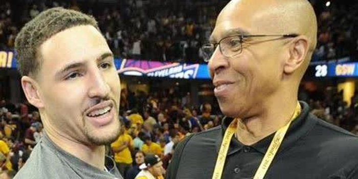 左右脚开弓 欧冠双响+MVP！前曼联天才乱杀：20场13球4助（欧冠梅开二度当选MVP！前曼联天才左右开弓，20战13球4助）