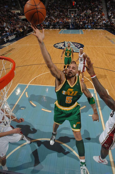 国脚关键进球助球队晋级（国脚关键破门送球队晋级）