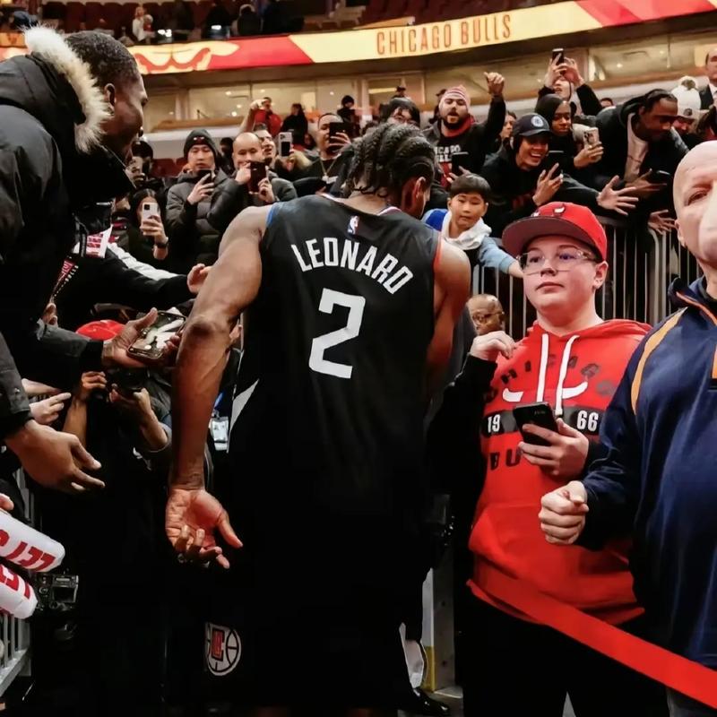 官方：帕尔马签下38岁西班牙门将瓜伊塔，顶替受伤的铃木彩艳（帕尔马官宣签下38岁西班牙门将瓜伊塔，顶替伤停的铃木彩艳）