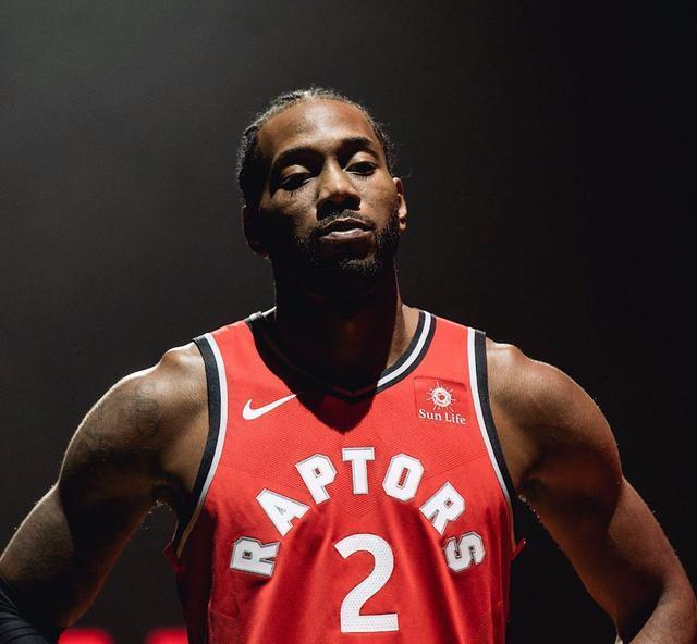 队报评法国队的2025：杜埃最佳新人、姆巴佩MVP（队报盘点法国队2025：杜埃当选最佳新秀，姆巴佩荣膺MVP）