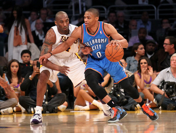 东契奇压哨三分绝杀全场（东契奇压哨三分绝杀制胜）