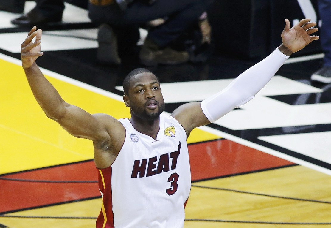 意媒：为避免球迷干扰，斯帕莱蒂决定尤文不在那不勒斯过夜（意媒：为避球迷骚扰，斯帕莱蒂决定尤文不在那不勒斯留宿）